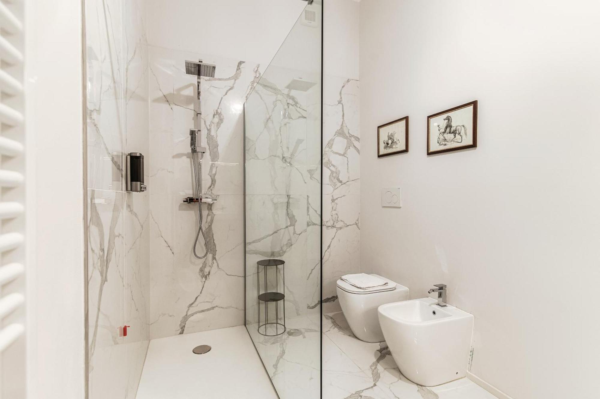 Guesthouse Lake'S Vibes - The House Of Travelers Como Bagian luar foto