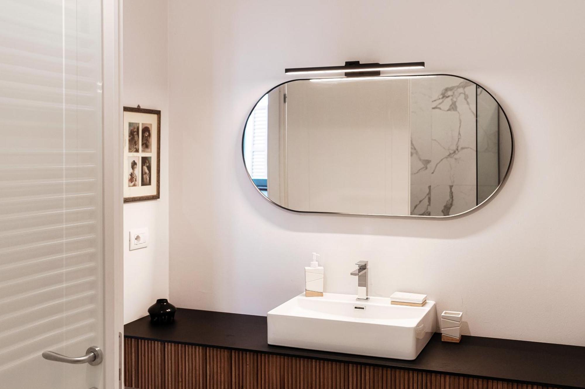 Guesthouse Lake'S Vibes - The House Of Travelers Como Bagian luar foto