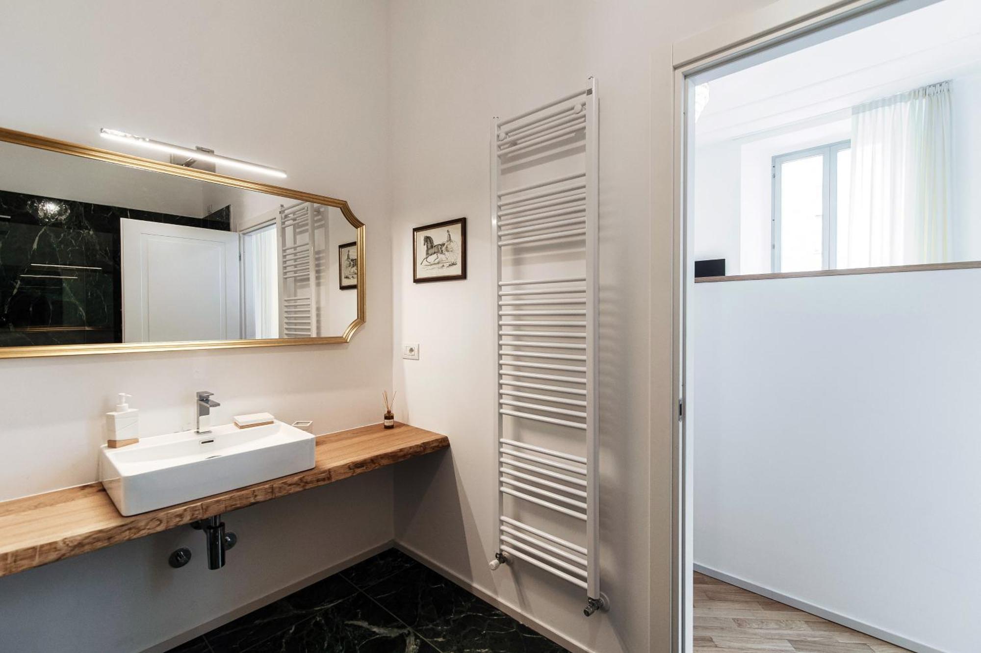 Guesthouse Lake'S Vibes - The House Of Travelers Como Bagian luar foto