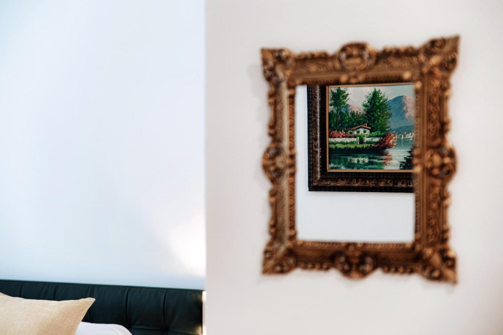 Guesthouse Lake'S Vibes - The House Of Travelers Como Bagian luar foto