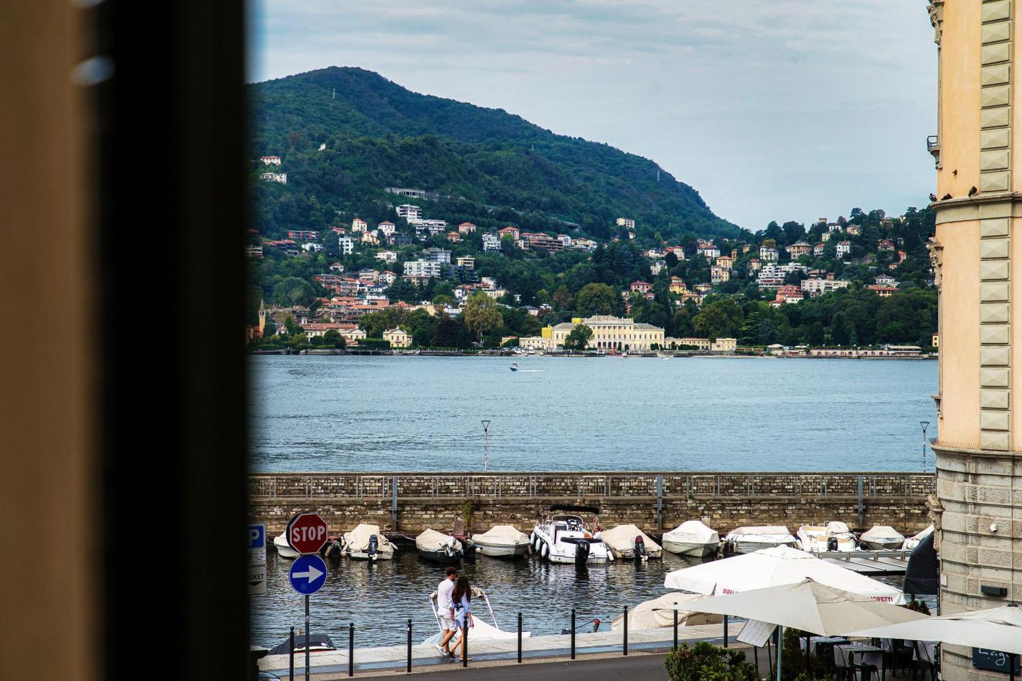 Guesthouse Lake'S Vibes - The House Of Travelers Como Bagian luar foto